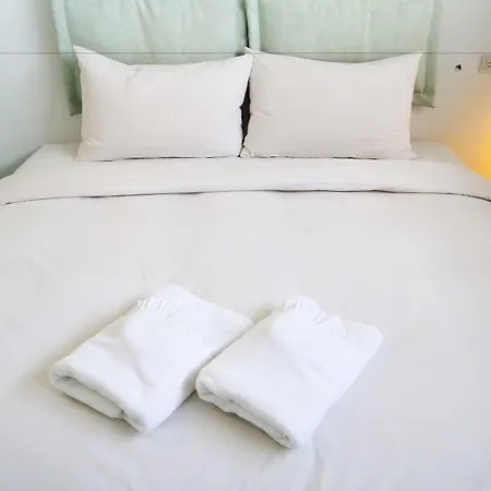 West Old House Homestay szállás