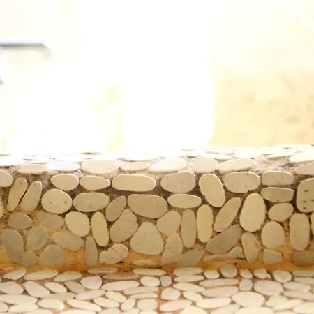 West Old House Homestay szállás