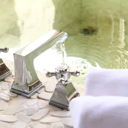 West Old House Проживання в сім'ї