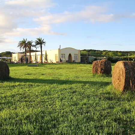Проживання в сім'ї West Old House *