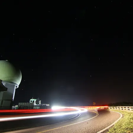 Проживання в сім'ї West Old House Кеньдін