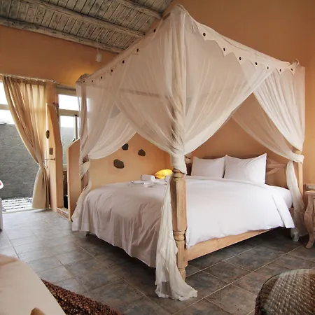 West Old House Homestay