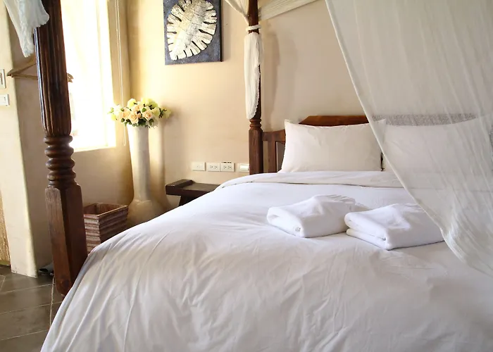 West Old House Homestay szállás *