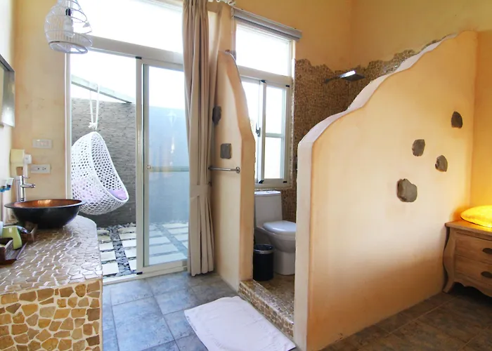 West Old House Homestay szállás *